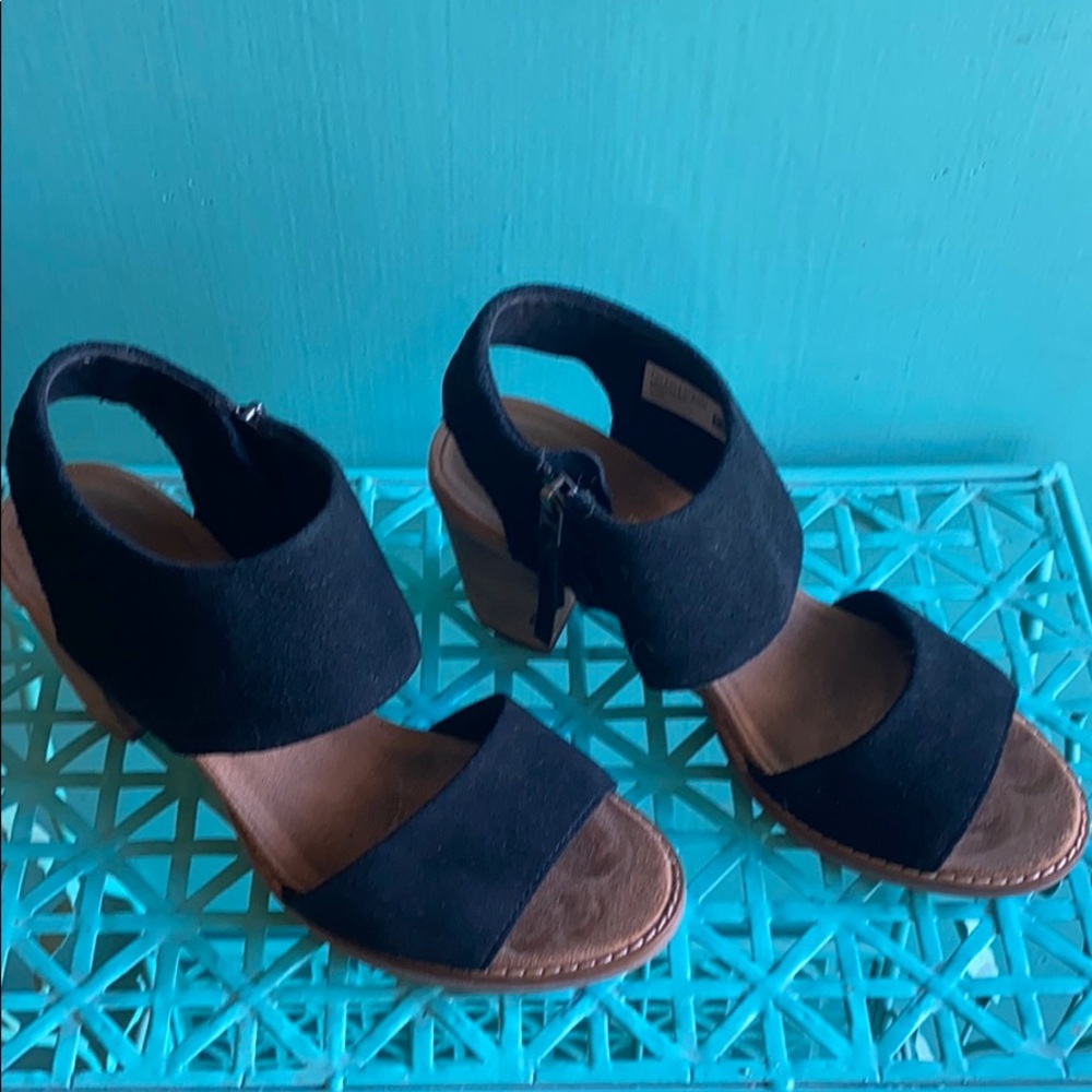 Tom’s brand heels